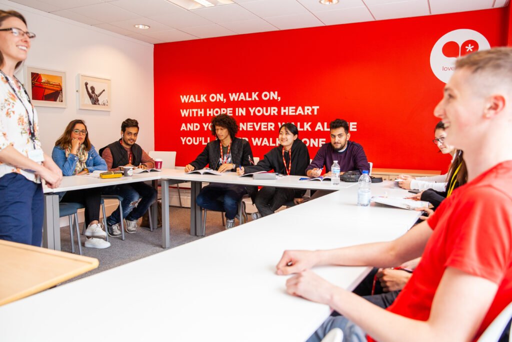 Salón de clases de english uk